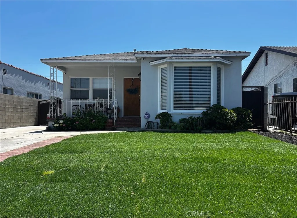 2914 Missouri Avenue, South Gate, California 90280, 2 Bedrooms Bedrooms, ,1 BathroomBathrooms,Residential,For Sale,Missouri,IG25216125