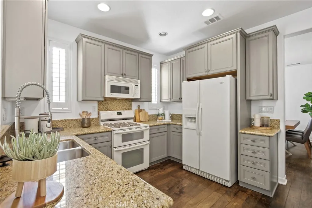 9 Paddock Pl, Ladera Ranch, California 92694 home-pic-8