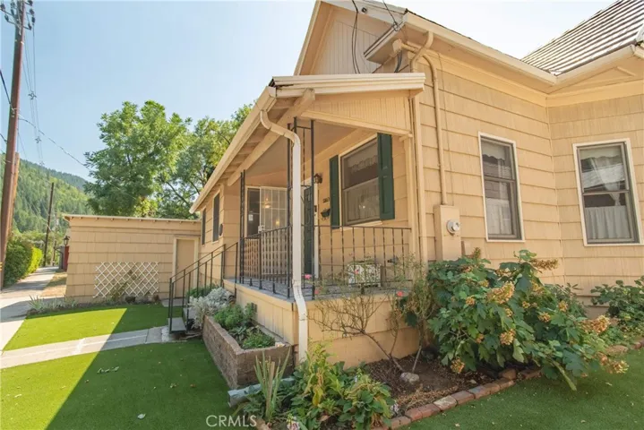 5505 Sacramento Avenue, Dunsmuir, California 96025