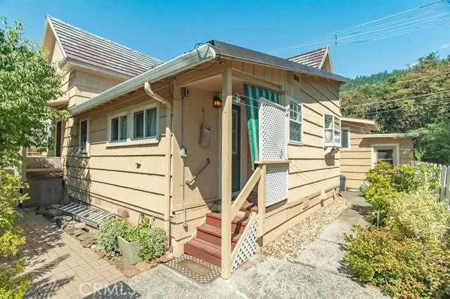 5505 Sacramento Avenue, Dunsmuir, California 96025