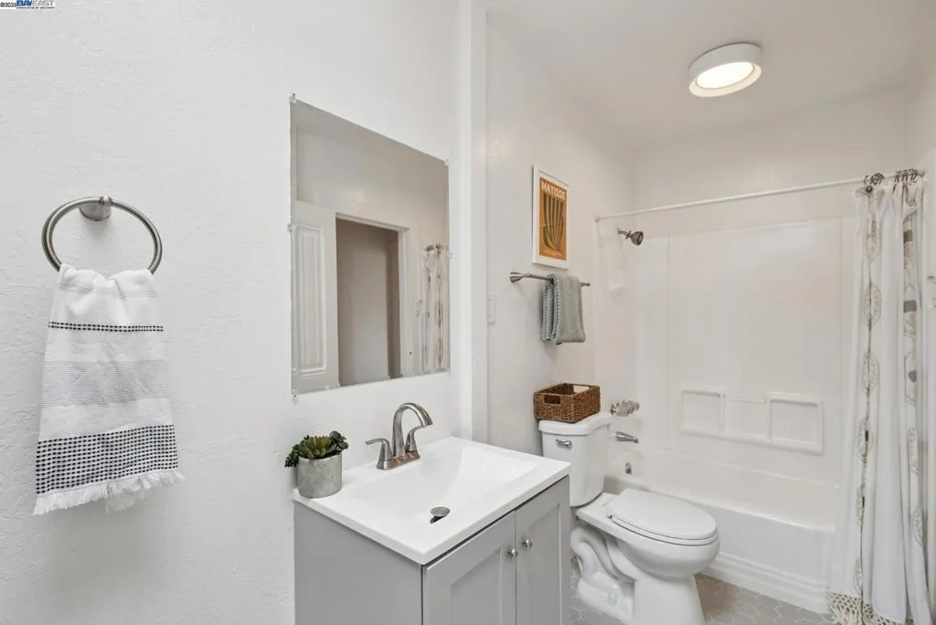 1805 Eagle Ave, Alameda, California 94501 home-pic-20