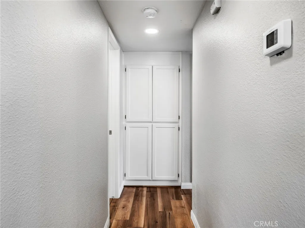 19183 Elm Dr, Apple Valley, California 92308 home-pic-11