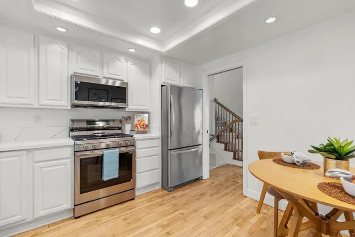 14592 Oak Avenue, Irvine, California 92606