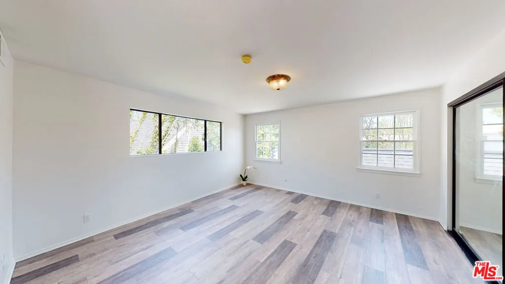 525 N Rexford Drive, Beverly Hills, California 90210 home-pic-44