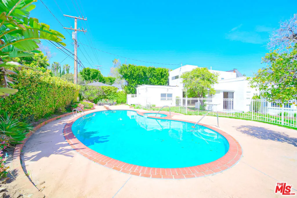 525 N Rexford Drive, Beverly Hills, California 90210 home-pic-62