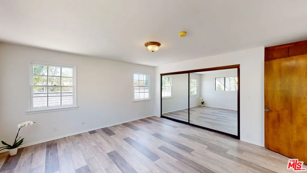 525 N Rexford Drive, Beverly Hills, California 90210 home-pic-46