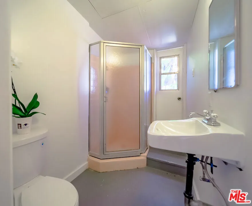 525 N Rexford Drive, Beverly Hills, California 90210 home-pic-58