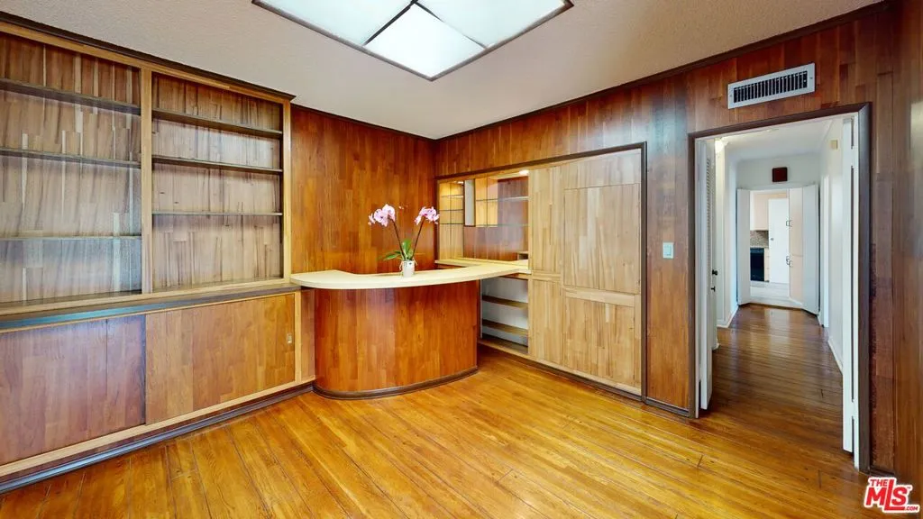 525 N Rexford Drive, Beverly Hills, California 90210 home-pic-13