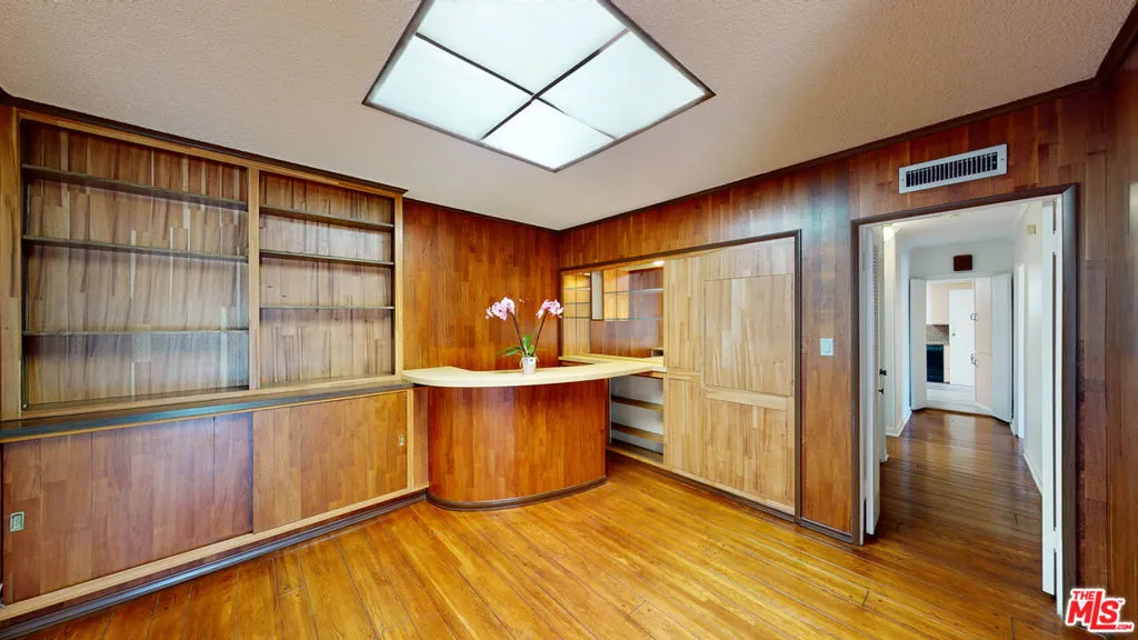525 N Rexford Drive, Beverly Hills, California 90210 home-pic-14