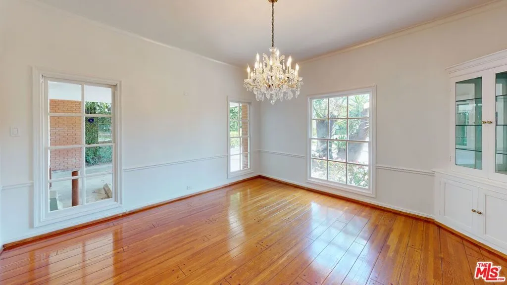 525 N Rexford Drive, Beverly Hills, California 90210 home-pic-19
