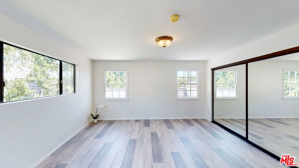 525 N Rexford Drive, Beverly Hills, California 90210 home-pic-45