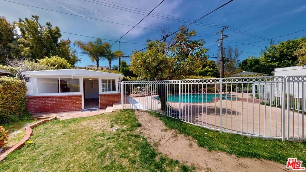525 N Rexford Drive, Beverly Hills, California 90210 home-pic-54