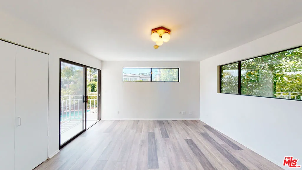 525 N Rexford Drive, Beverly Hills, California 90210 home-pic-39