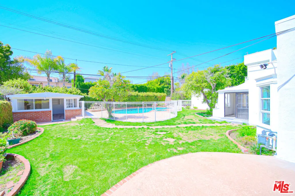 525 N Rexford Drive, Beverly Hills, California 90210 home-pic-53