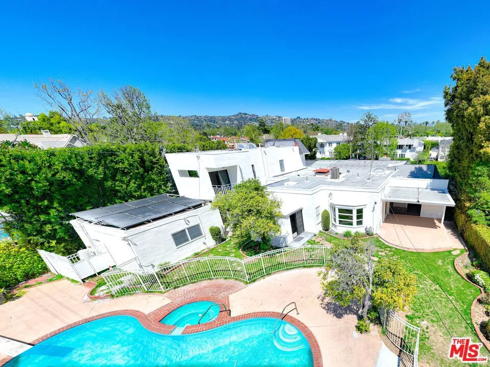 525 N Rexford Drive, Beverly Hills, California 90210 home-pic-67