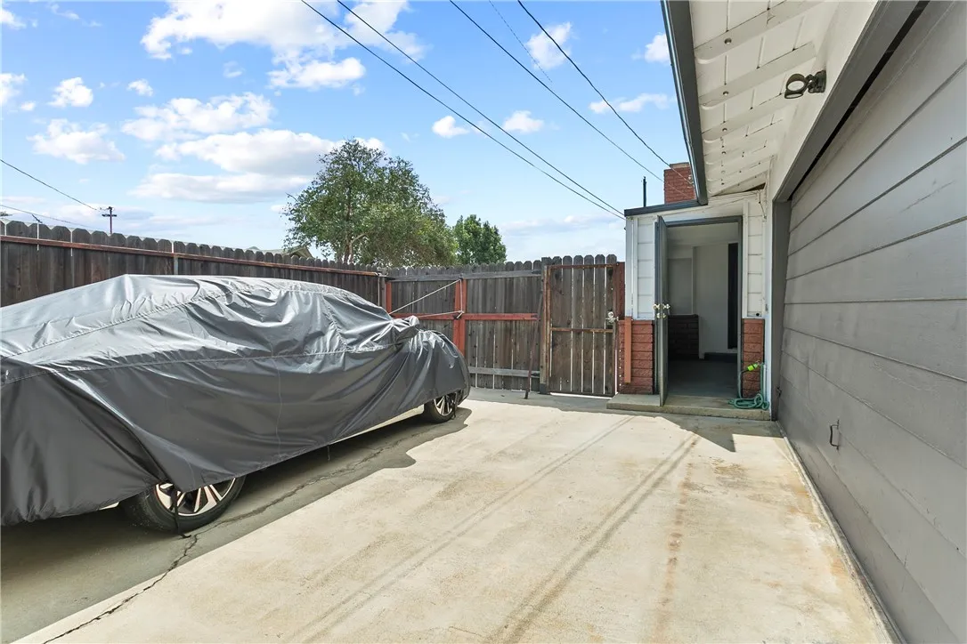 608 W G Street, Ontario, California 91762 home-pic-25