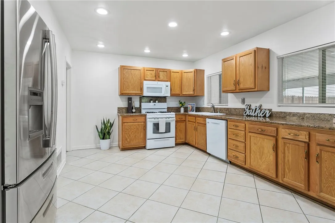 608 W G Street, Ontario, California 91762 home-pic-11