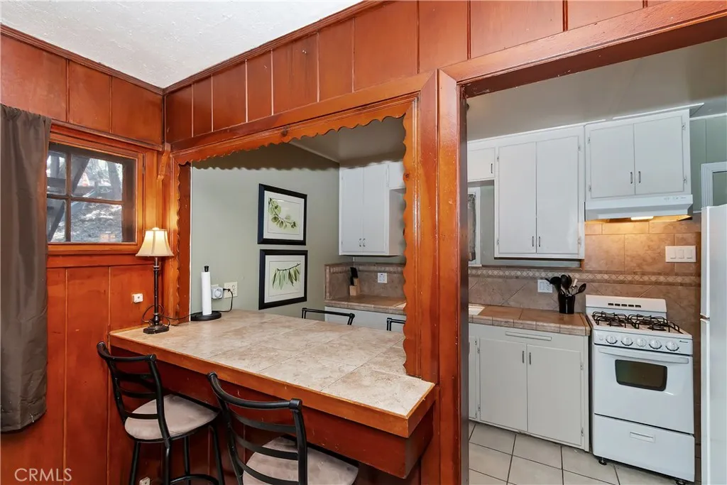 24897 Basel, Crestline, California 92325 home-pic-10