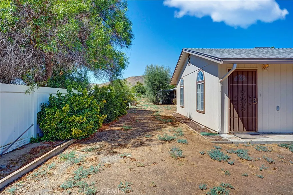 26125 Mccall Boulevard, Menifee, California 92586 home-pic-32