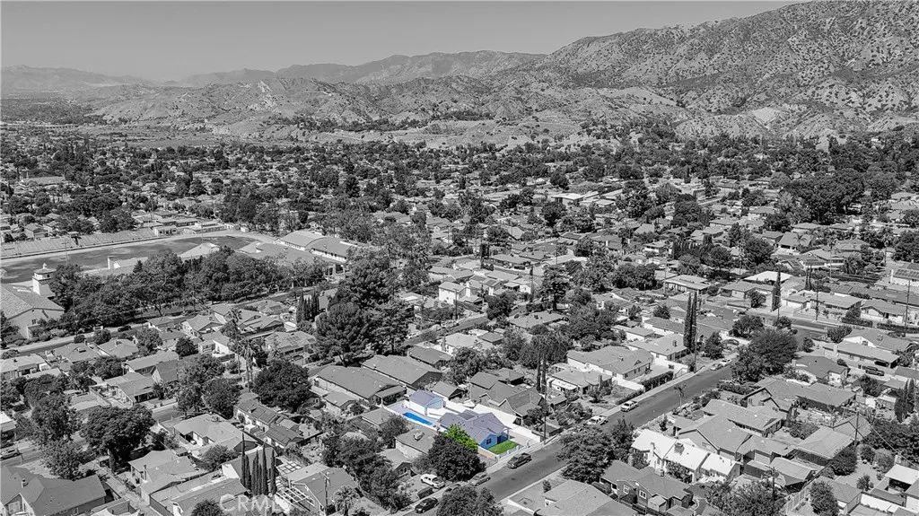 10621 Helendale Avenue, Tujunga, California 91042 home-pic-47