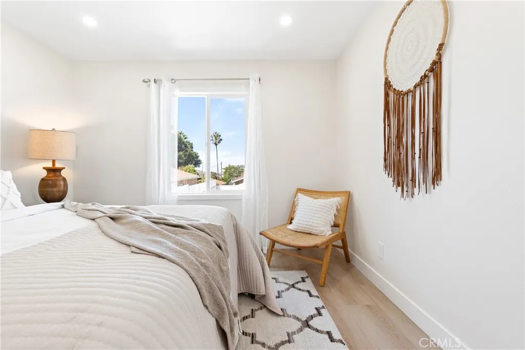 10621 Helendale Avenue, Tujunga, California 91042 home-pic-21