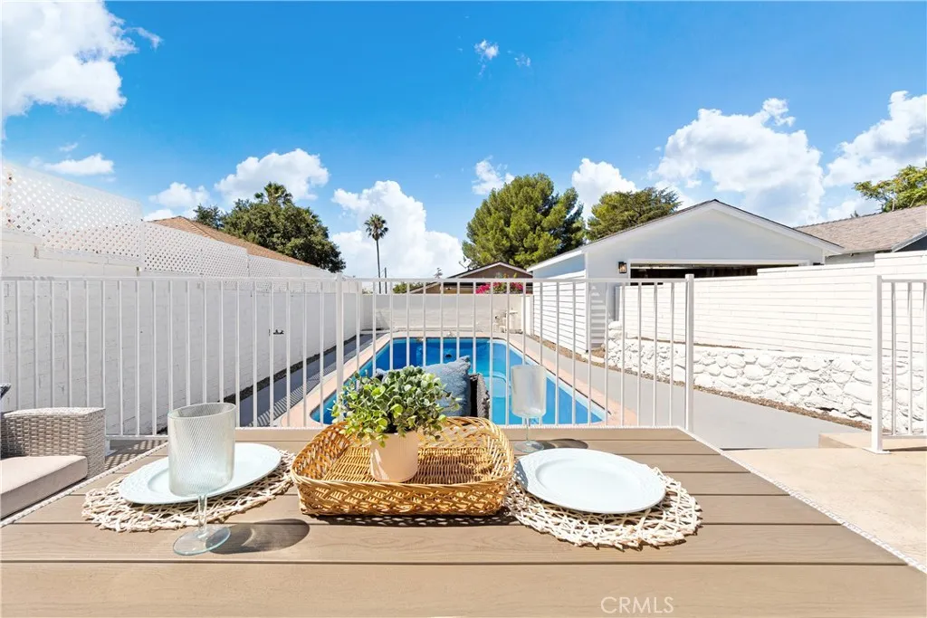10621 Helendale Avenue, Tujunga, California 91042 home-pic-35