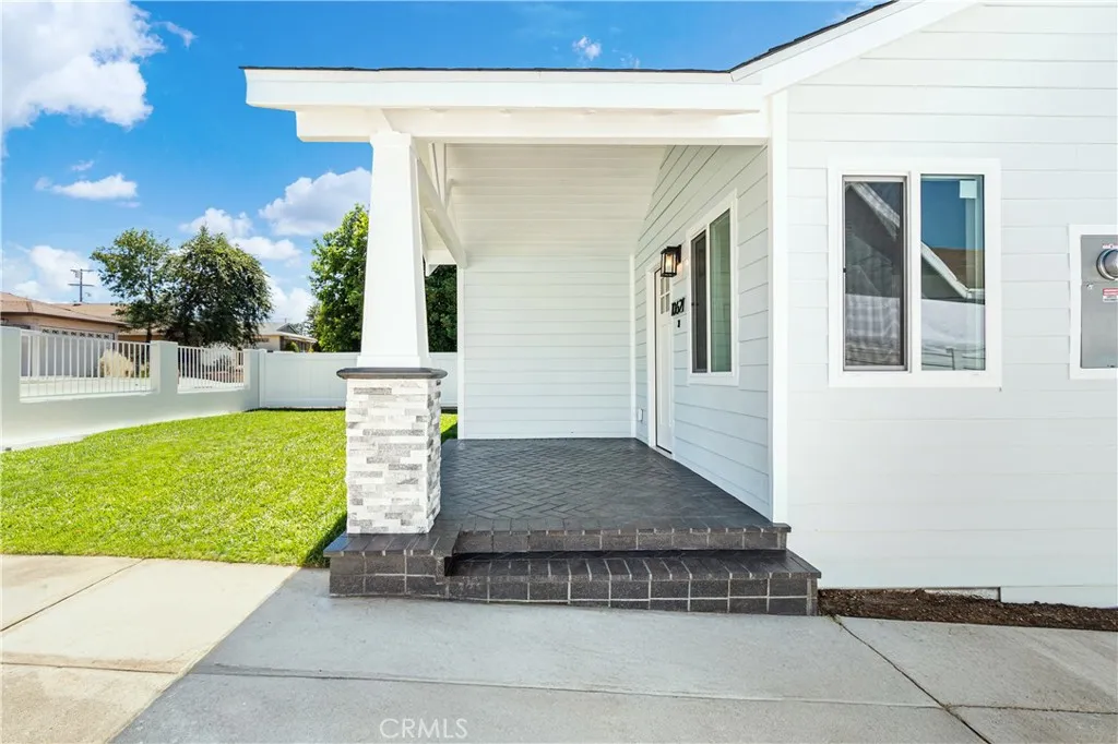 10621 Helendale Avenue, Tujunga, California 91042 home-pic-42