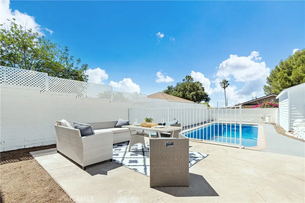 10621 Helendale Avenue, Tujunga, California 91042 home-pic-29