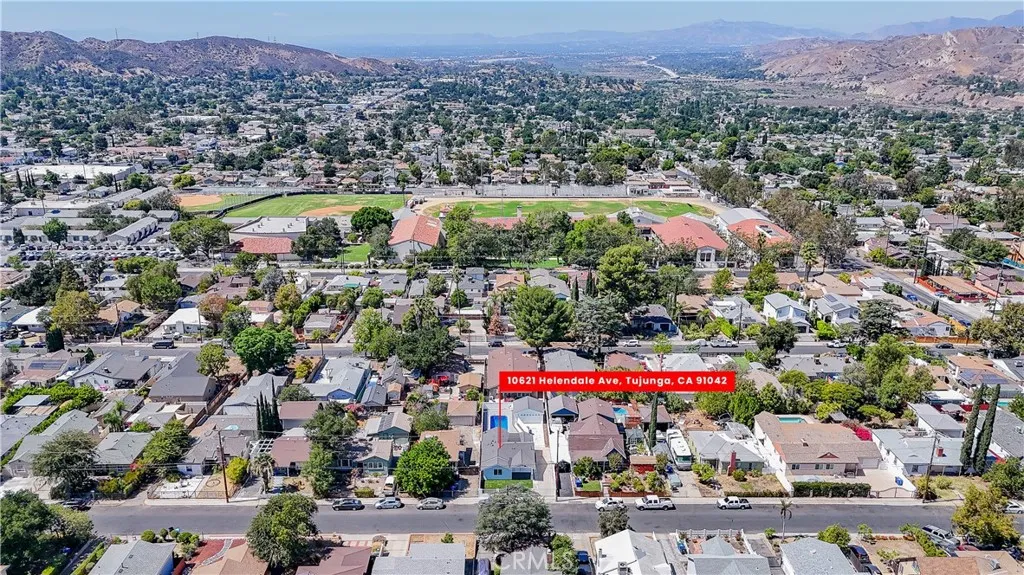 10621 Helendale Avenue, Tujunga, California 91042 home-pic-48