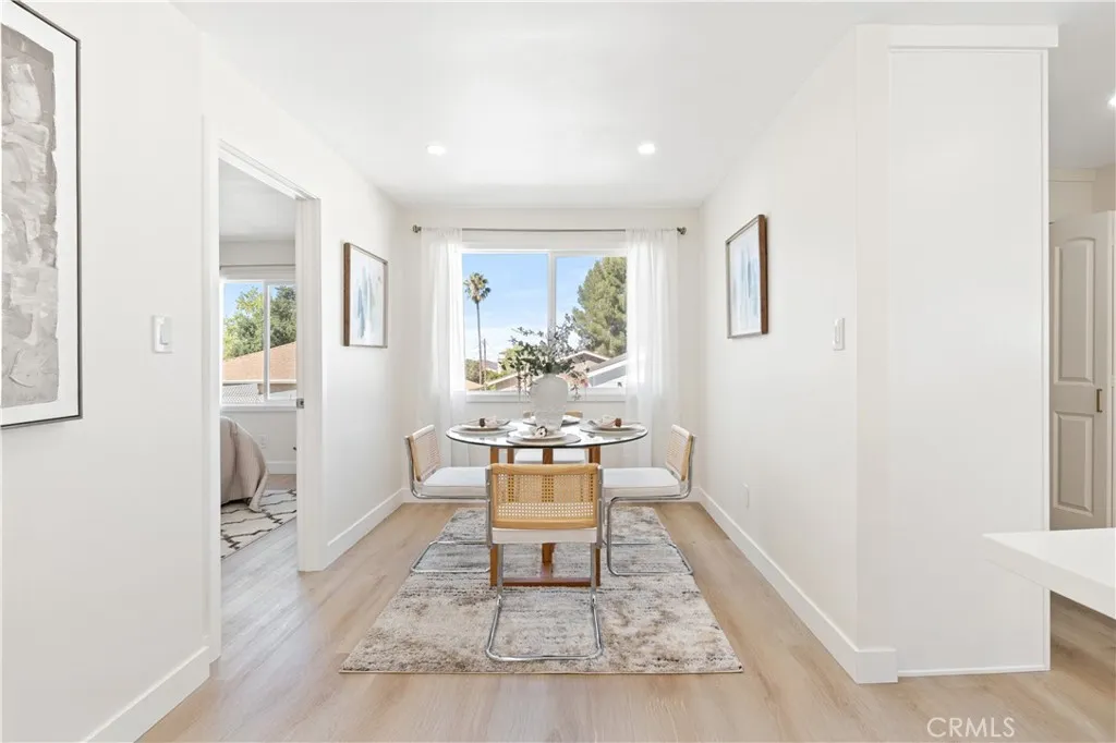 10621 Helendale Avenue, Tujunga, California 91042 home-pic-11