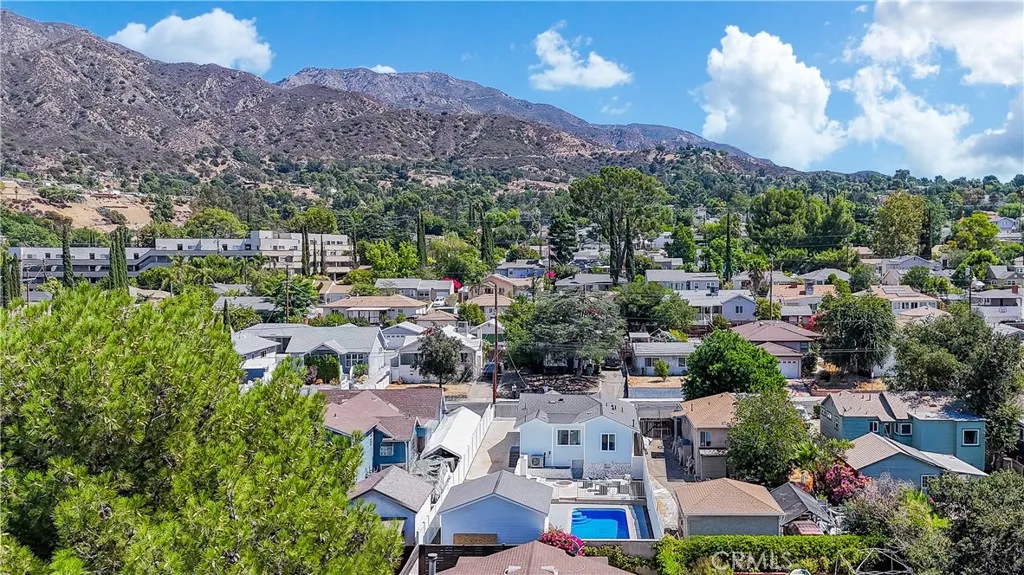 10621 Helendale Avenue, Tujunga, California 91042 home-pic-45
