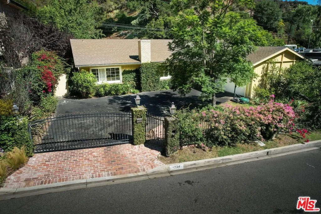 1834 Roscomare Road, Los Angeles, California 90077 home-pic-2