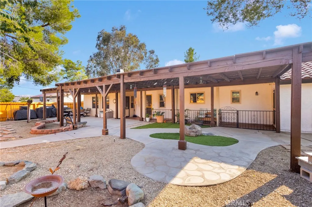 14455 Havasu Road, Apple Valley, California 92307 home-pic-39