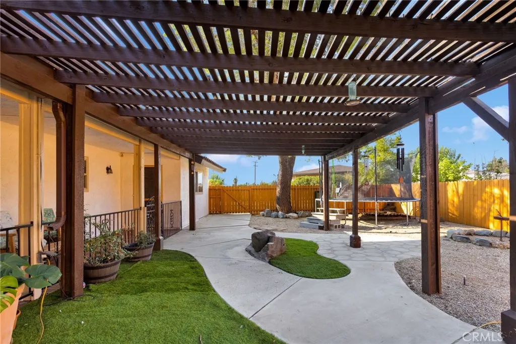 14455 Havasu Road, Apple Valley, California 92307 home-pic-38