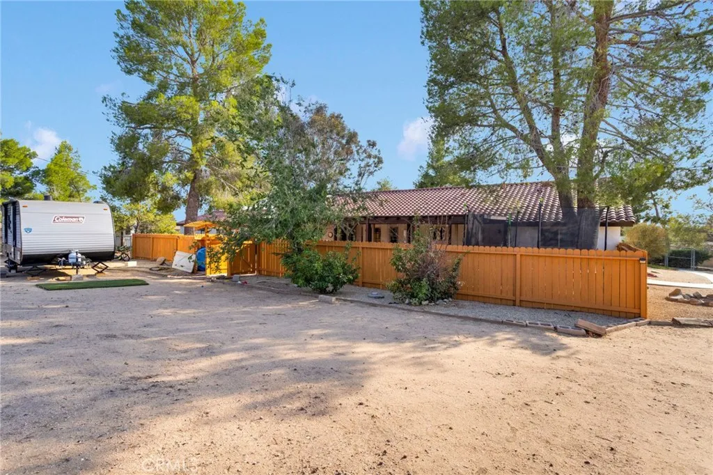 14455 Havasu Road, Apple Valley, California 92307 home-pic-41