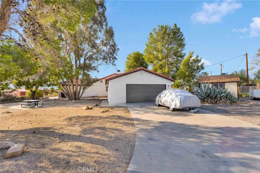14455 Havasu Road, Apple Valley, California 92307 home-pic-34