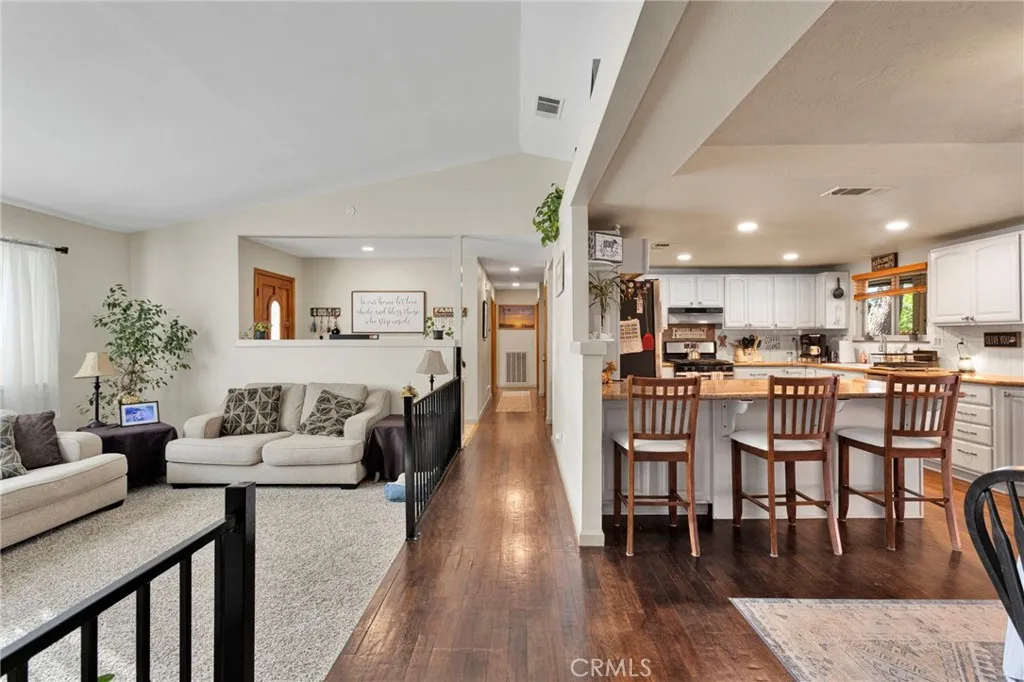 14455 Havasu Road, Apple Valley, California 92307 home-pic-9