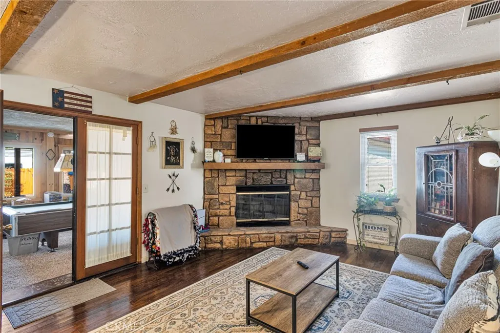 14455 Havasu Road, Apple Valley, California 92307 home-pic-18