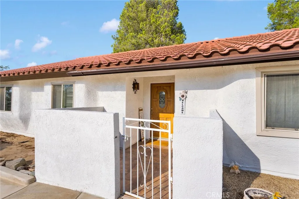 14455 Havasu Road, Apple Valley, California 92307 home-pic-2