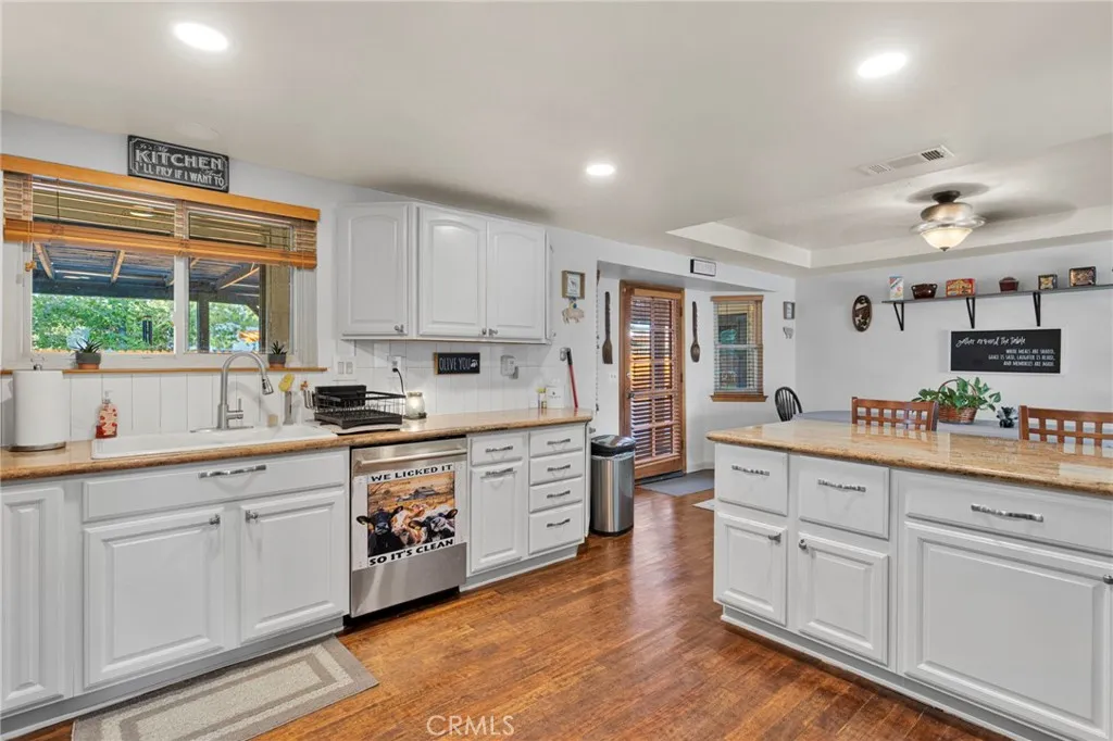 14455 Havasu Road, Apple Valley, California 92307 home-pic-16