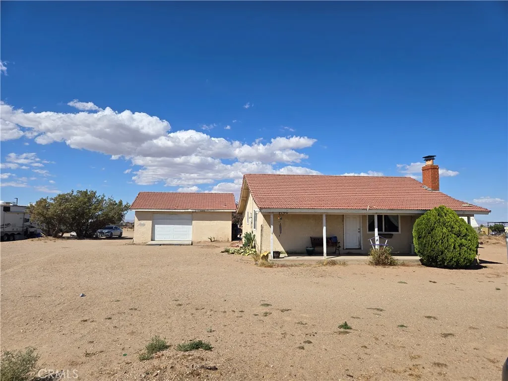 9760 Phelan Road, Oak Hills, California 92344 home-pic-2