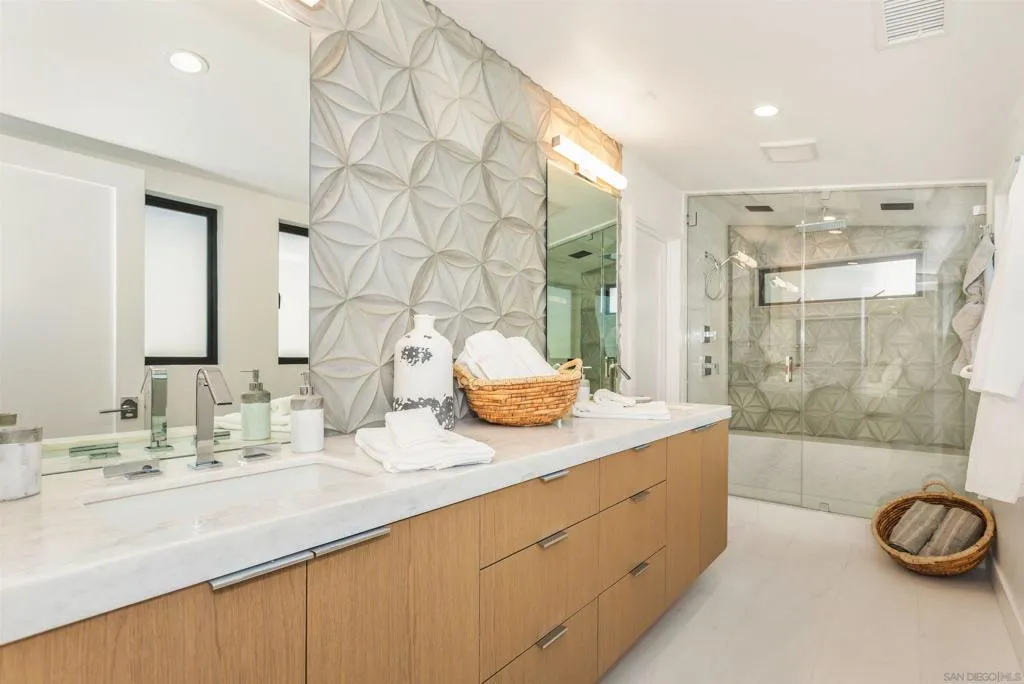 5527 Calumet Ave, La Jolla, California 92037 home-pic-24