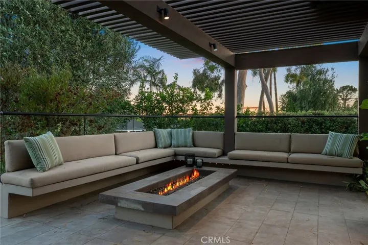 1 Crestwind Drive, Rancho Palos Verdes, California 90275