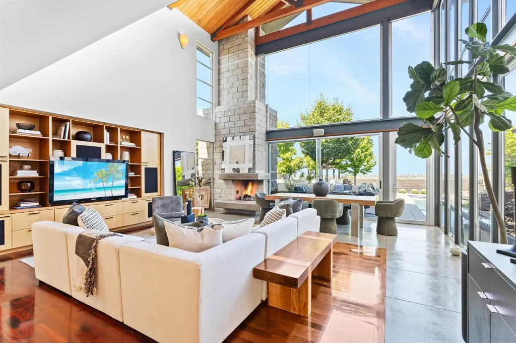 5259 Pacifica Dr, San Diego, California 92109 home-pic-10