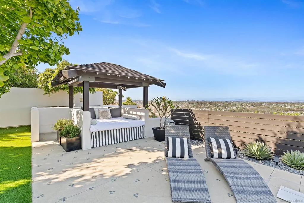 5259 Pacifica Dr, San Diego, California 92109 home-pic-67