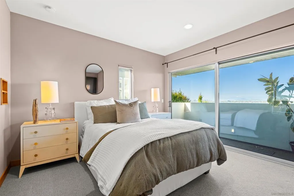 5259 Pacifica Dr, San Diego, California 92109 home-pic-49