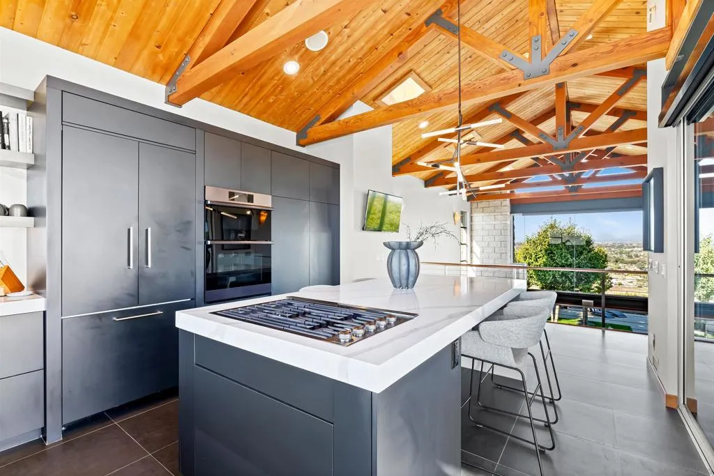 5259 Pacifica Dr, San Diego, California 92109 home-pic-27