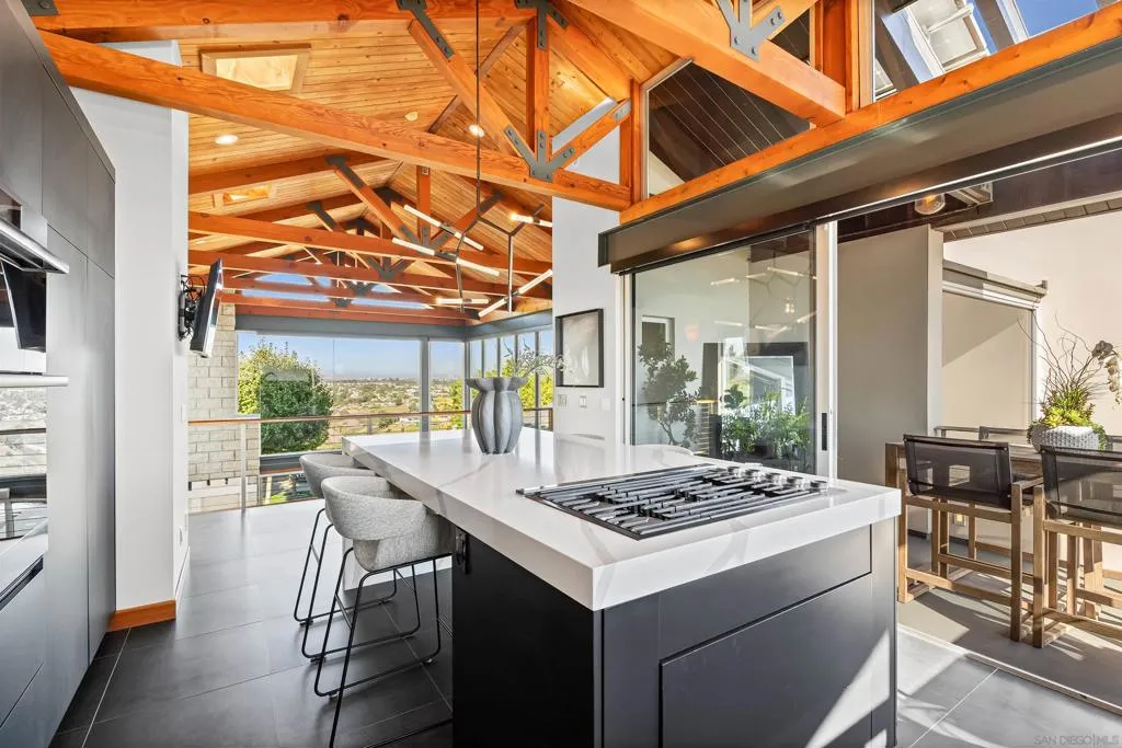 5259 Pacifica Dr, San Diego, California 92109 home-pic-24