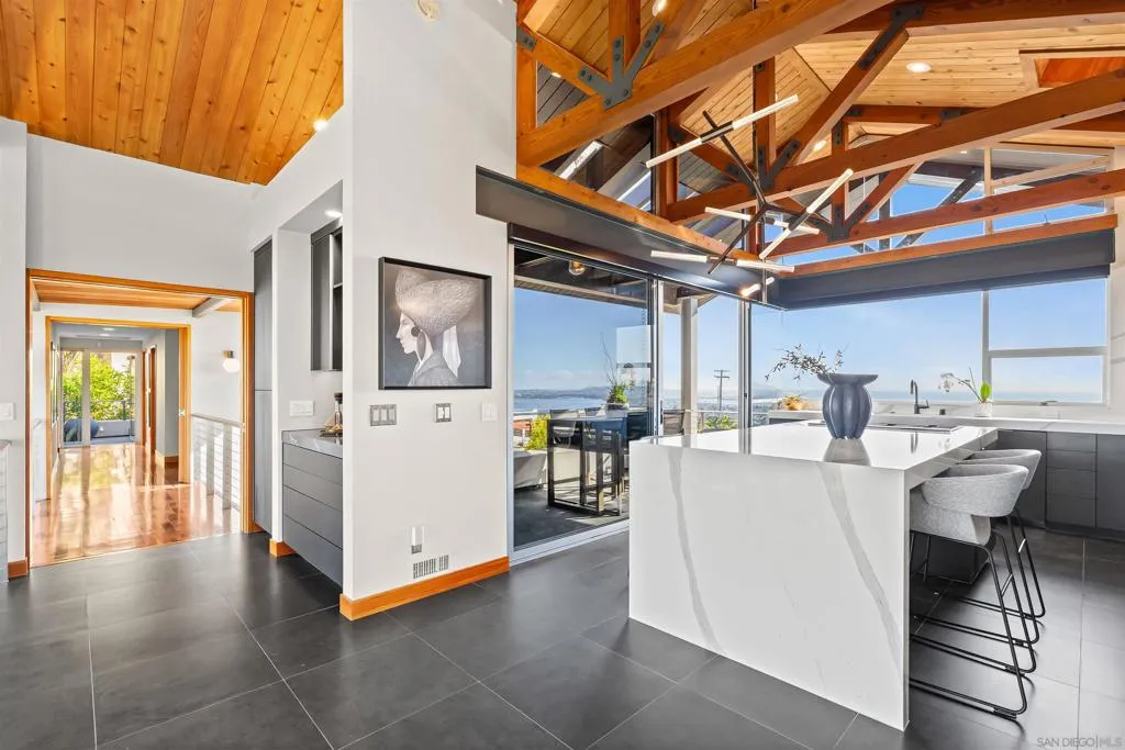 5259 Pacifica Dr, San Diego, California 92109 home-pic-38