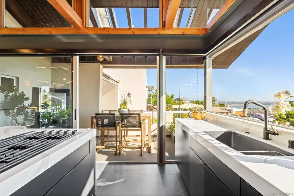 5259 Pacifica Dr, San Diego, California 92109 home-pic-23